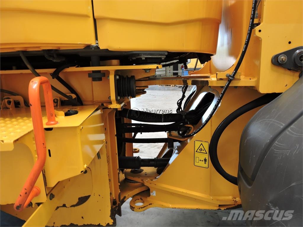 Volvo L90H لوادر بعجل