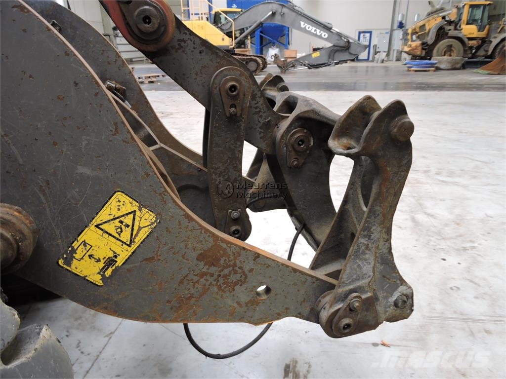 Volvo L90H لوادر بعجل