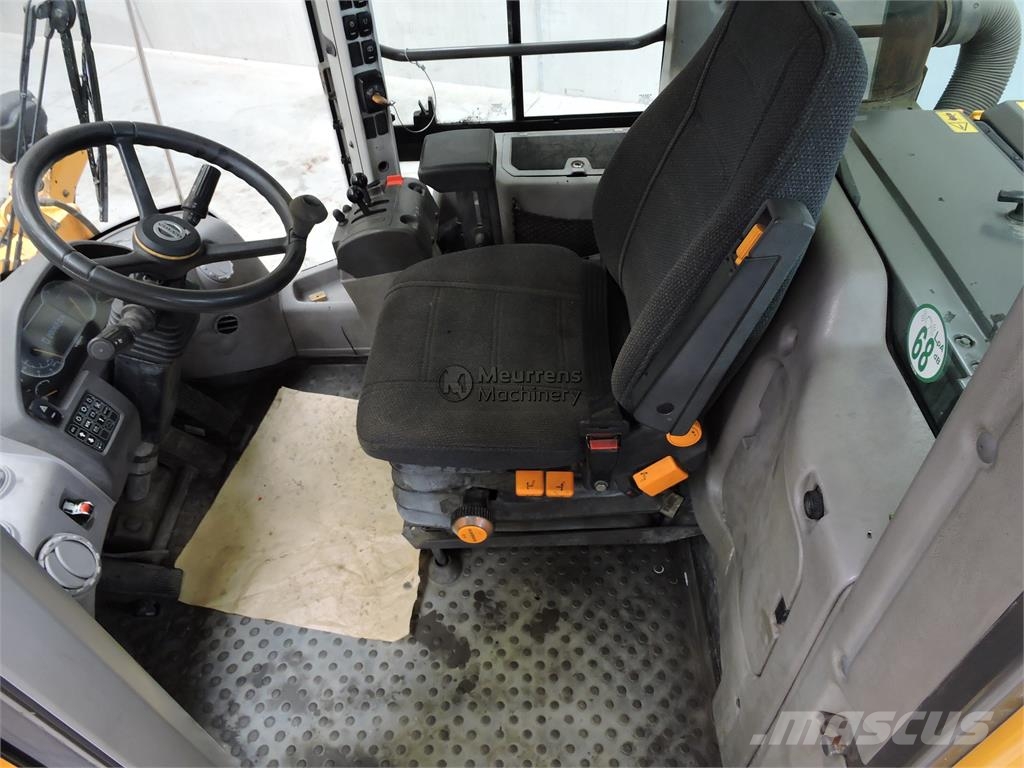 Volvo L90H لوادر بعجل