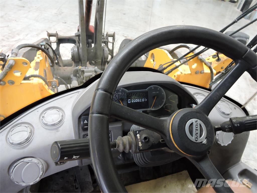 Volvo L90H لوادر بعجل