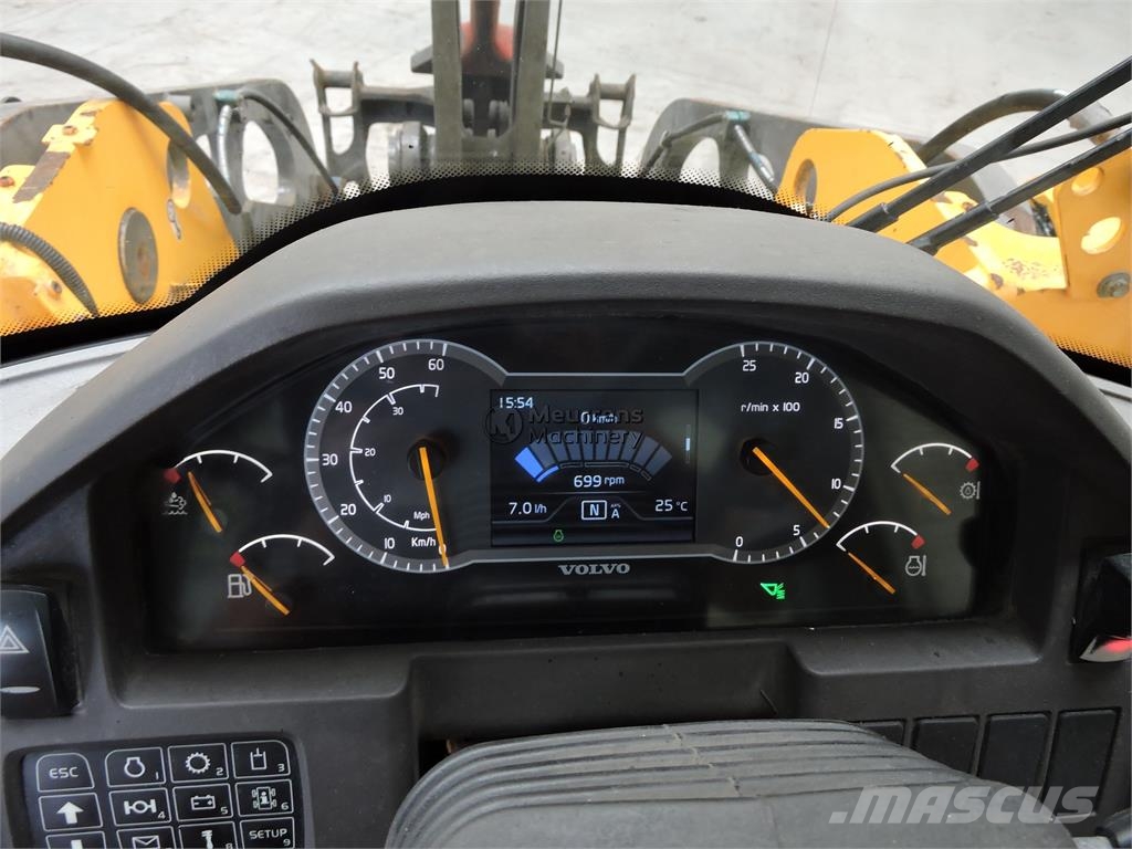 Volvo L90H لوادر بعجل