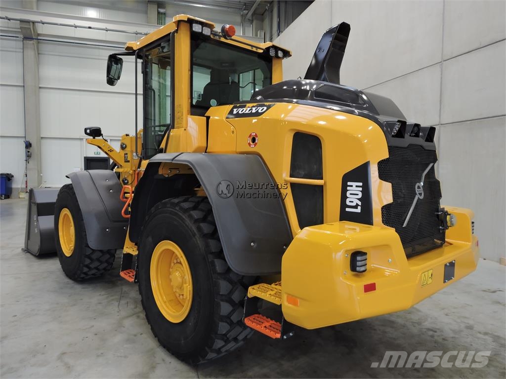 Volvo L90H New Bucket + Tyres Incarcator pe pneuri