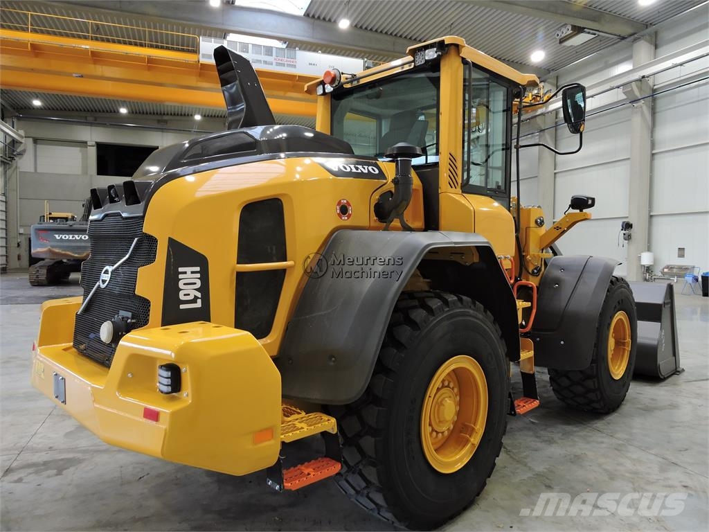 Volvo L90H New Bucket + Tyres Incarcator pe pneuri