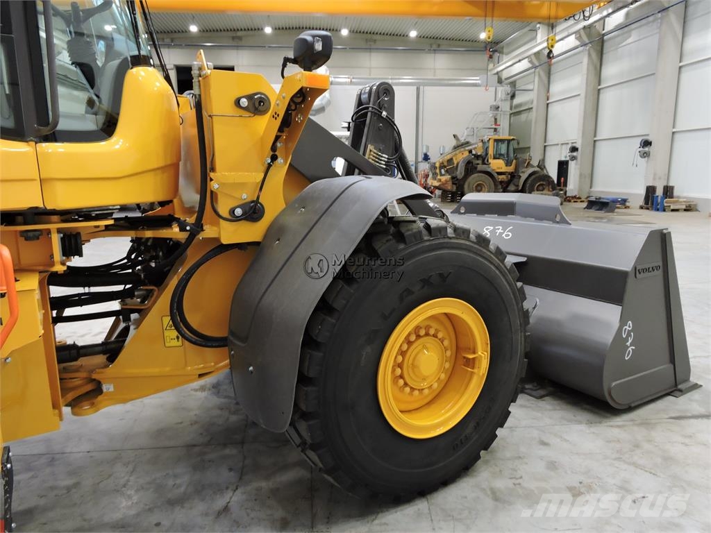 Volvo L90H New Bucket + Tyres Incarcator pe pneuri