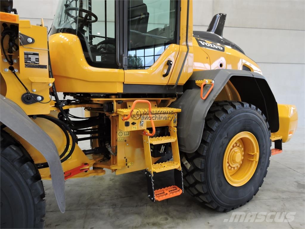 Volvo L90H New Bucket + Tyres Incarcator pe pneuri