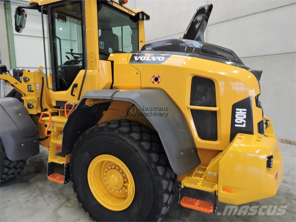 Volvo L90H New Bucket + Tyres Incarcator pe pneuri