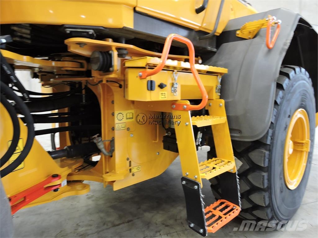Volvo L90H New Bucket + Tyres Incarcator pe pneuri