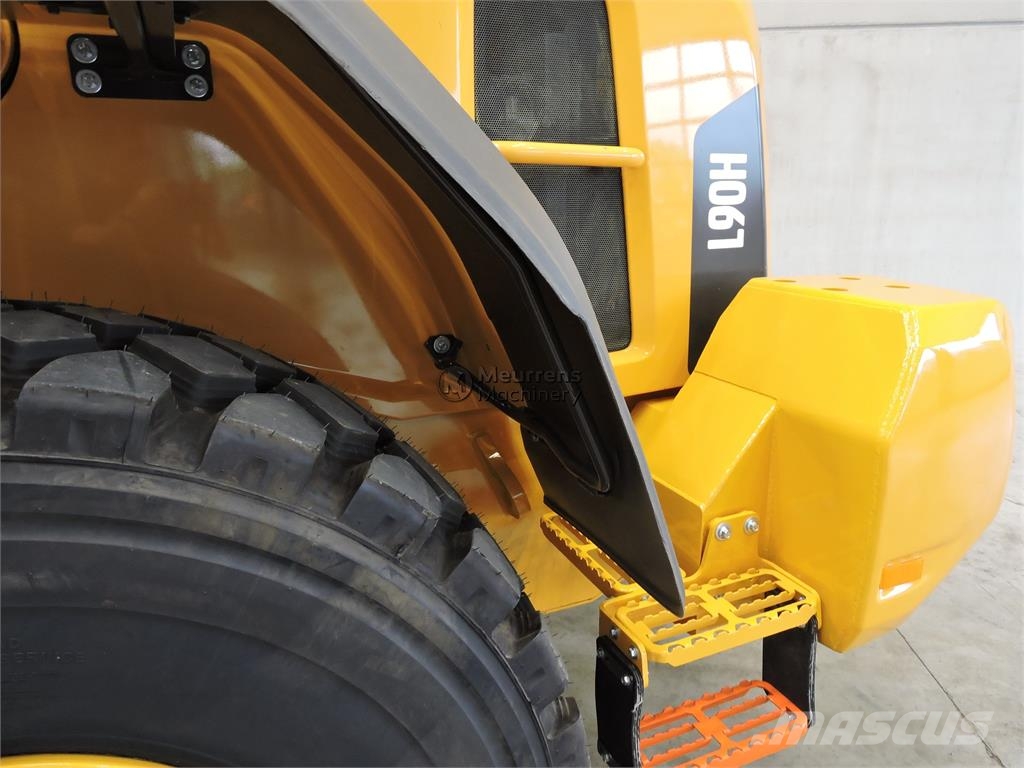 Volvo L90H New Bucket + Tyres Incarcator pe pneuri