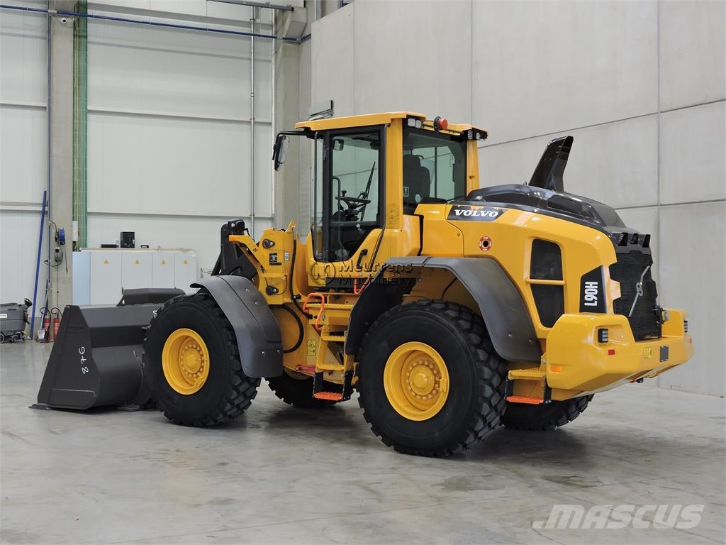Volvo L90H New Bucket + Tyres Incarcator pe pneuri