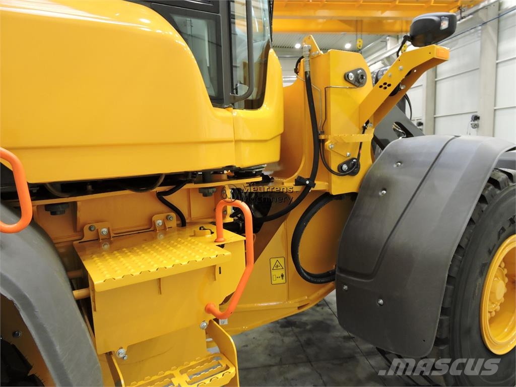Volvo L90H New Bucket + Tyres Incarcator pe pneuri