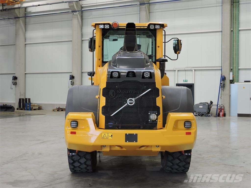 Volvo L90H New Bucket + Tyres Incarcator pe pneuri