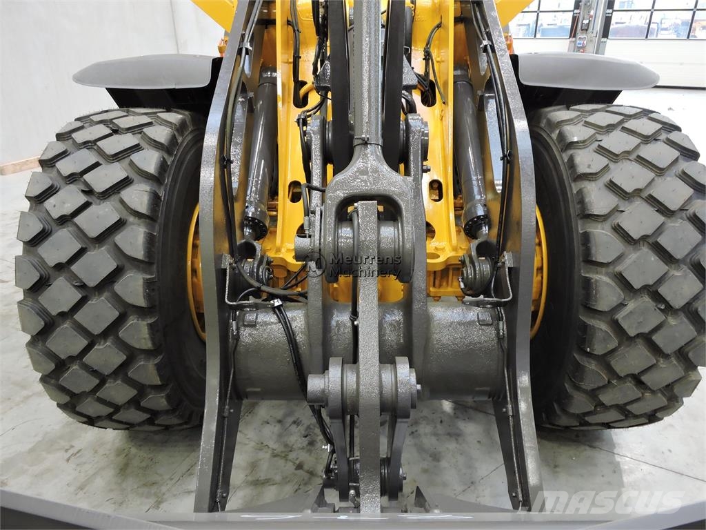 Volvo L90H New Bucket + Tyres Incarcator pe pneuri