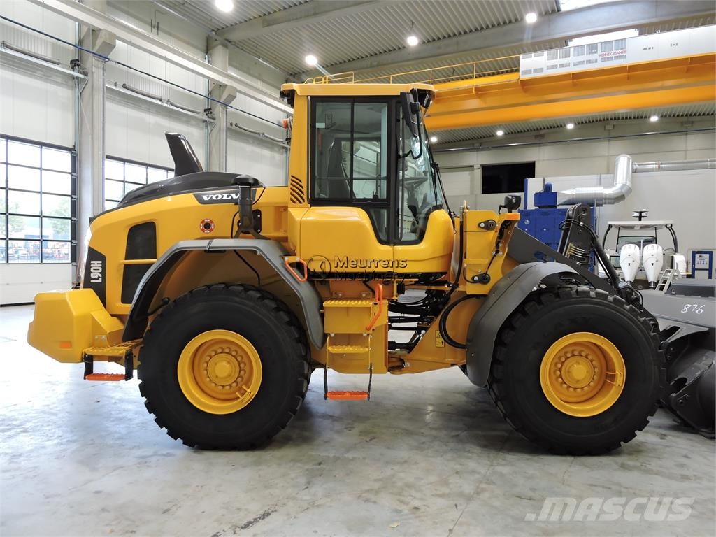 Volvo L90H New Bucket + Tyres Incarcator pe pneuri