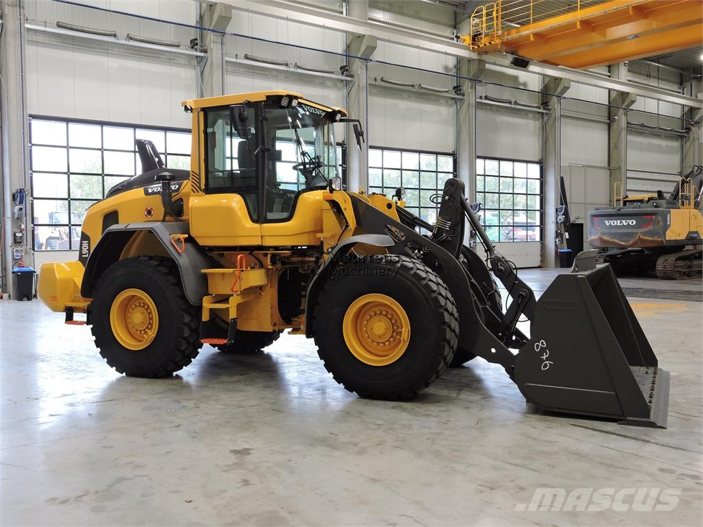 Volvo L90H New Bucket + Tyres Incarcator pe pneuri