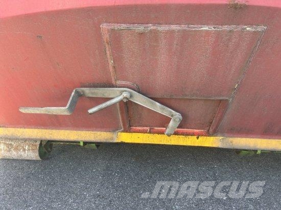 ANDERE ABROLLCONTAINER 37M³ HYDRAULISCHE KLAPPE Erikoiskontit