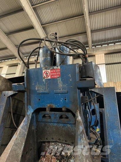 ANDERE SCHROTTSCHERE BONFIGLIOLI SQUALO 1500 Diger