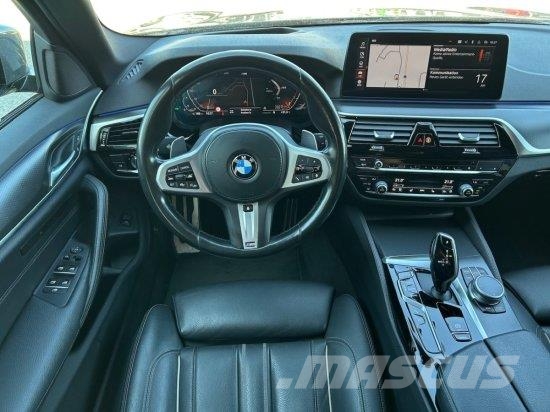 BMW 540 540IX DRIVE NAVI,HEAD-UP-DISPLAY ,PANORAMADACH Lengvieji automobiliai