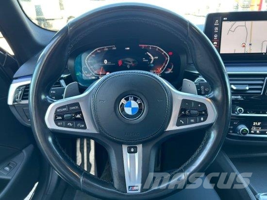 BMW 540 540IX DRIVE NAVI,HEAD-UP-DISPLAY ,PANORAMADACH Lengvieji automobiliai
