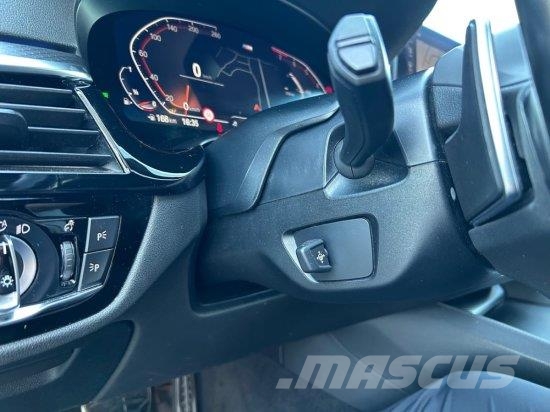 BMW 540 540IX DRIVE NAVI,HEAD-UP-DISPLAY ,PANORAMADACH Lengvieji automobiliai