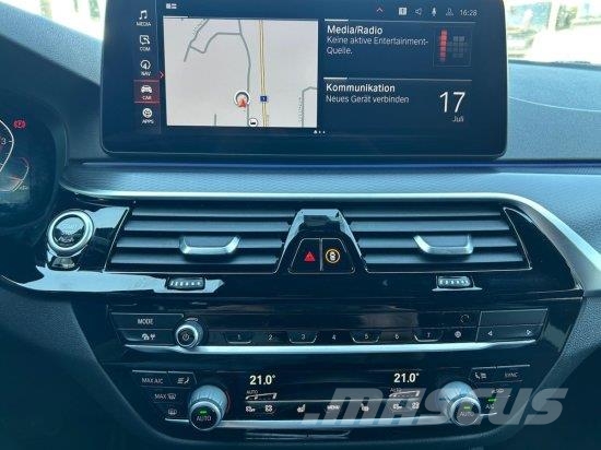 BMW 540 540IX DRIVE NAVI,HEAD-UP-DISPLAY ,PANORAMADACH Lengvieji automobiliai