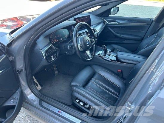 BMW 540 540IX DRIVE NAVI,HEAD-UP-DISPLAY ,PANORAMADACH Lengvieji automobiliai