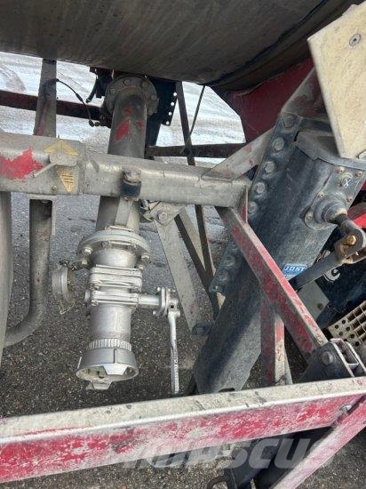FELDBINDER TANKAUFLIEGER, 33.000L, 4 KAMMERN Semirremolques cisterna