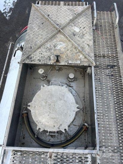 FELDBINDER TANKAUFLIEGER, 33.000L, 4 KAMMERN Semirremolques cisterna