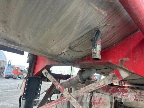 FELDBINDER TANKAUFLIEGER, 33.000L, 4 KAMMERN Semirremolques cisterna