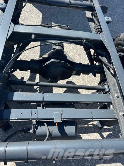 Iveco DAILY 40 - 180 FAHRGESTELL, E6 OHNE MOTOR/OHNE GET Andre varebiler