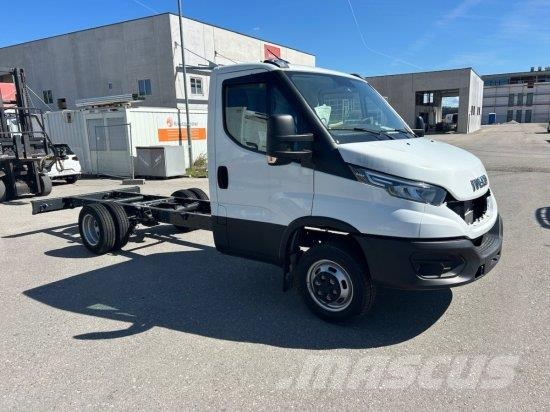 Iveco DAILY 40 - 180 FAHRGESTELL, E6 OHNE MOTOR/OHNE GET Andre varebiler