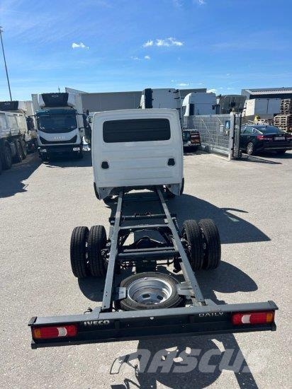 Iveco DAILY 40 - 180 FAHRGESTELL, E6 OHNE MOTOR/OHNE GET Andre varebiler