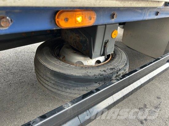 Iveco EUROCARGO 120E22 PLANE, SCHALTER LBW شاحنات بغطاء جانبي