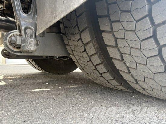 Mercedes-Benz ACTROS 2551 6X2, PALFINGER-ABROLLKIPPER MIT SCHROT Camiones polibrazo