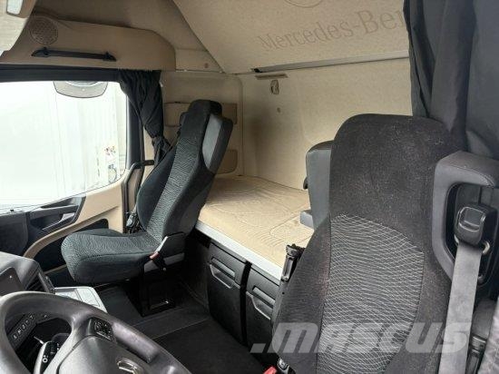 Mercedes-Benz ACTROS 1851 GIGA SPACE, STREAM MIRROW CAM, HYDRAUL Trækkere