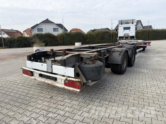SCHMITZ GOTHA ZWF 18 MAXI مقطورات حاويات