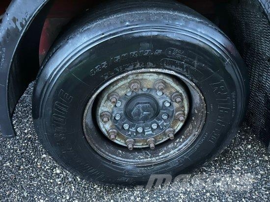 SCHWARZMüLLER ,FAHRZEUGTRANSPORTER, MULDE + HUBDACH, EDSCHA-VE Semi-trailer med Gardinsider