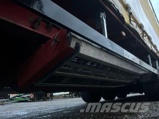 SCHWARZMüLLER ,FAHRZEUGTRANSPORTER, MULDE + HUBDACH, EDSCHA-VE Semi-trailer med Gardinsider