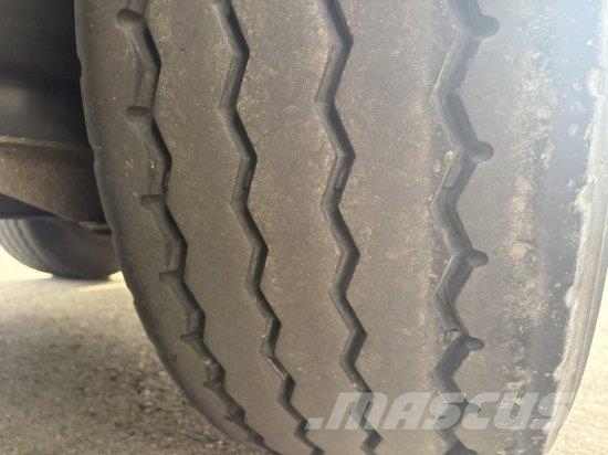 SCHWARZMüLLER J SERIE, SAF ACHSEN, LIFTACHSE Тентованные полуприцепы