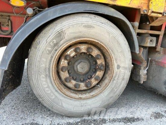 SCHWARZMüLLER SPEZIALAUFLIEGER SCHRäGLADER, COILMULDE MEHRERE EI Semi-trailer med Gardinsider