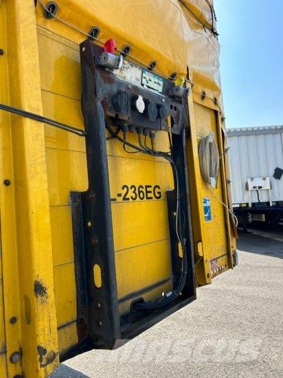 SCHWARZMüLLER SPEZIALAUFLIEGER SCHRäGLADER, COILMULDE MEHRERE EI Semi-trailer med Gardinsider