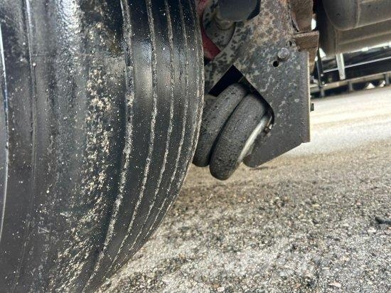 SCHWARZMüLLER SPEZIALAUFLIEGER SCHRäGLADER, COILMULDE, LIFTACHSE Semi-trailer med Gardinsider