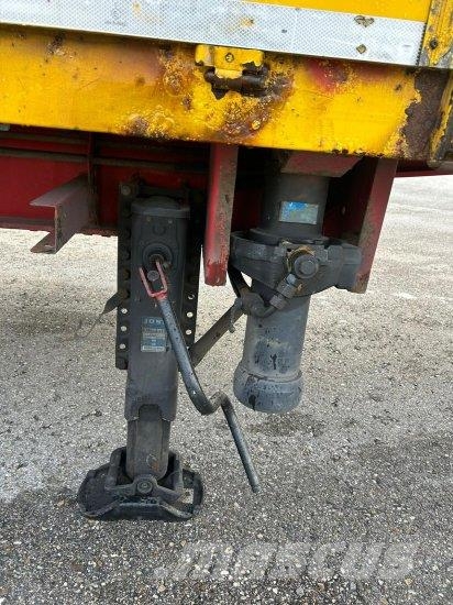 SCHWARZMüLLER SPEZIALAUFLIEGER SCHRäGLADER, COILMULDE, LIFTACHSE Semi-trailer med Gardinsider