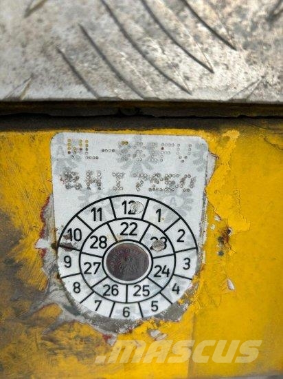 SCHWARZMüLLER SPEZIALAUFLIEGER SCHRäGLADER, COILMULDE, LIFTACHSE Semi-trailer med Gardinsider