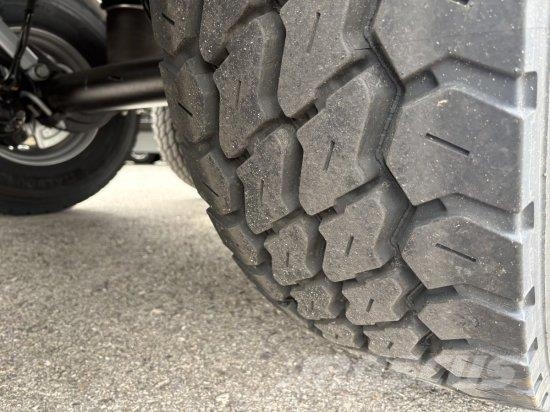 SCHWARZMüLLER THERMORUNDMULDE 25 M³, LIFTACHSE, ROLLPLANE, BPW A 傾卸式半拖車