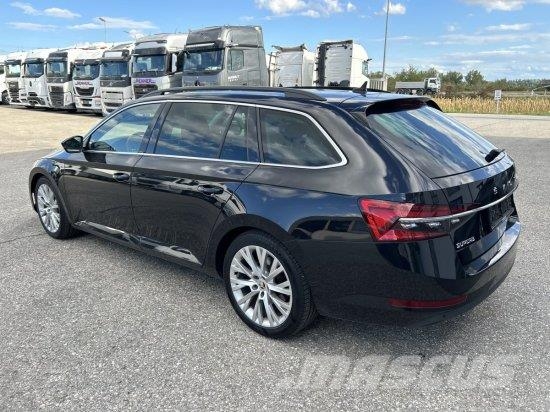SKODA SUPERB 4X4 SPORTLINE, PANO, AHK ,ACC, EXPORTPREIS  Carros
