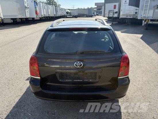 TOYOTA AVENSIS 2,0 D-4D, KOMBI, SCHALTGETRIEBE, KLIMA, SI Automobili