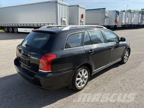 TOYOTA AVENSIS 2,0 D-4D, KOMBI, SCHALTGETRIEBE, KLIMA, SI Automobili