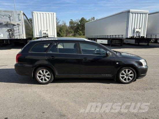 TOYOTA AVENSIS 2,0 D-4D, KOMBI, SCHALTGETRIEBE, KLIMA, SI Automobili