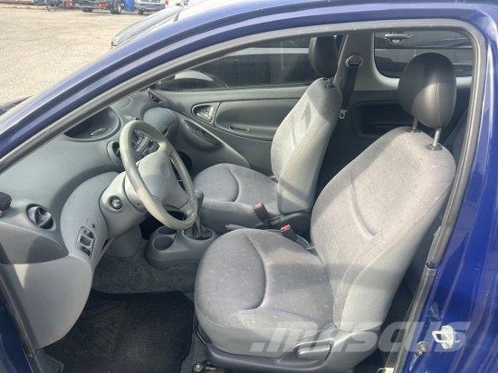 TOYOTA YARIS Auto's