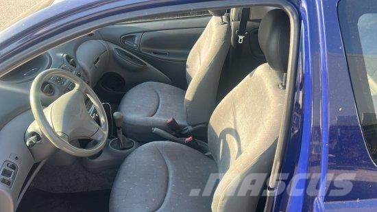 TOYOTA YARIS Auto's